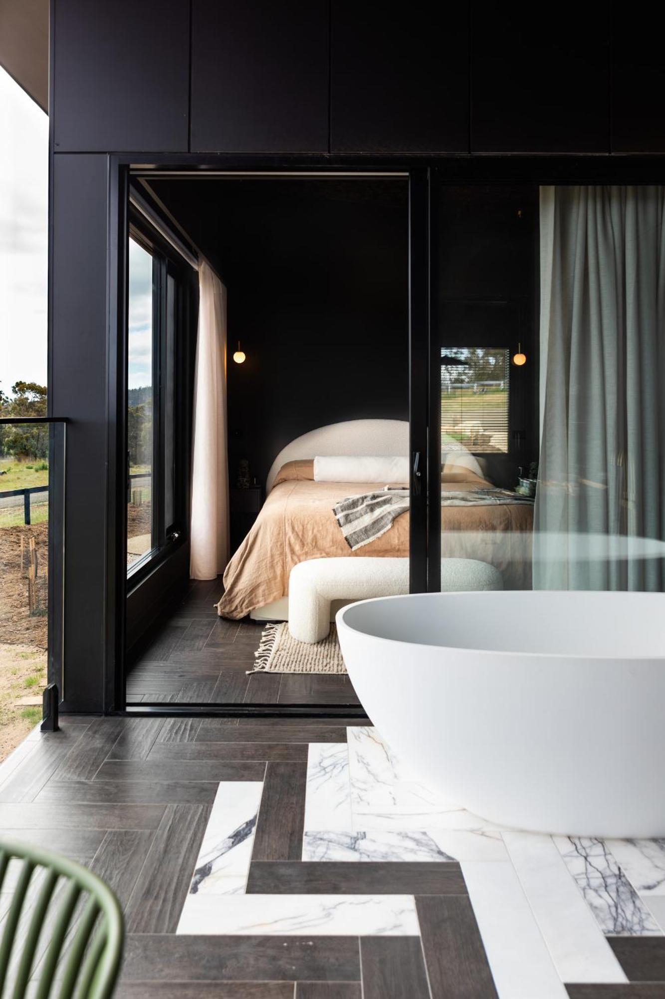 Wherewithal Luxury Suites Carlton Exterior photo